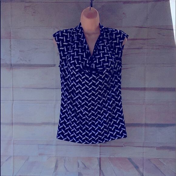 Ladies size Small sleeveless top by Ann Taylor - Picture 3 of 6